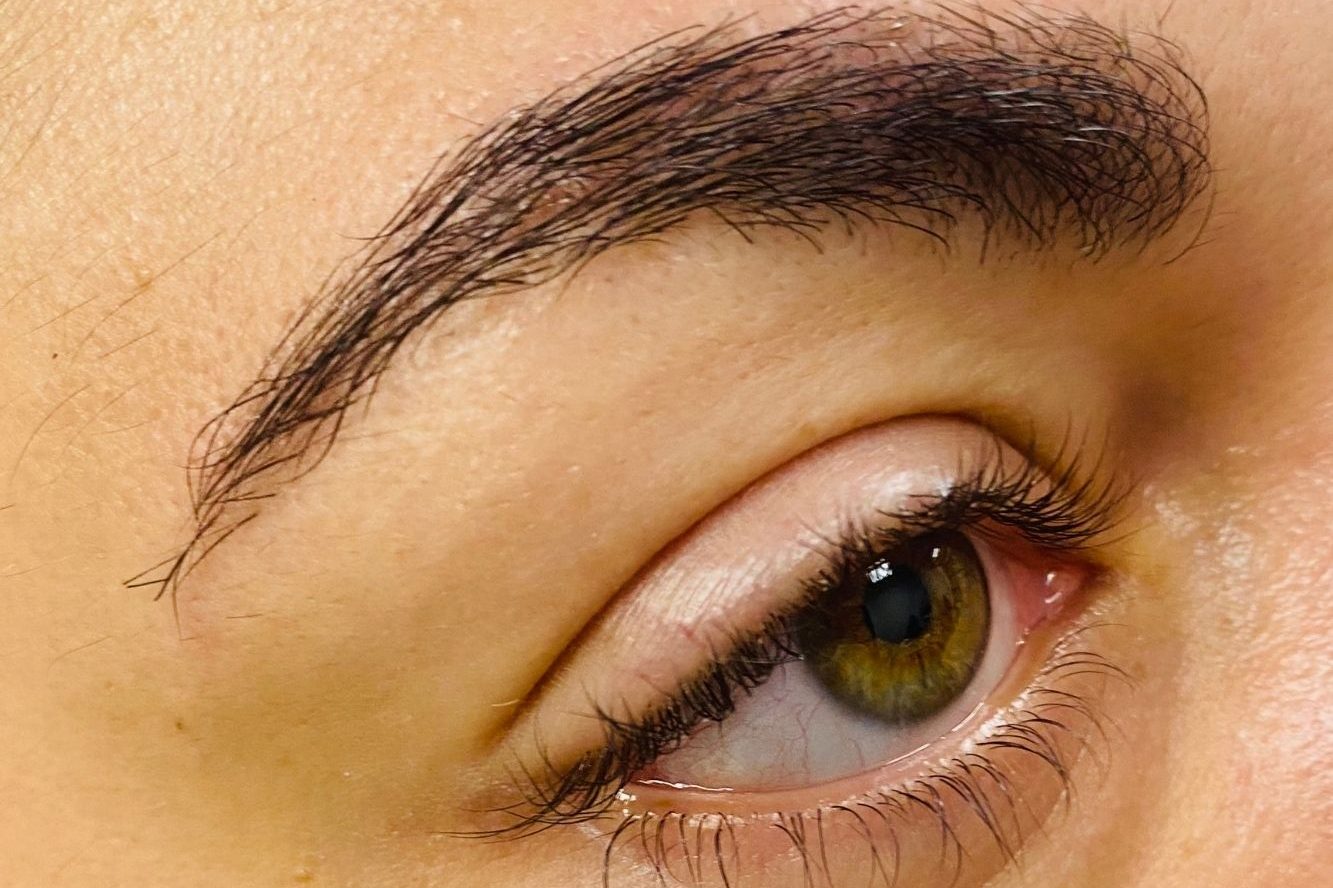 Extension de sourcils à Gradignan - Densification naturelle à l'institut non genre de Oeil de Nout