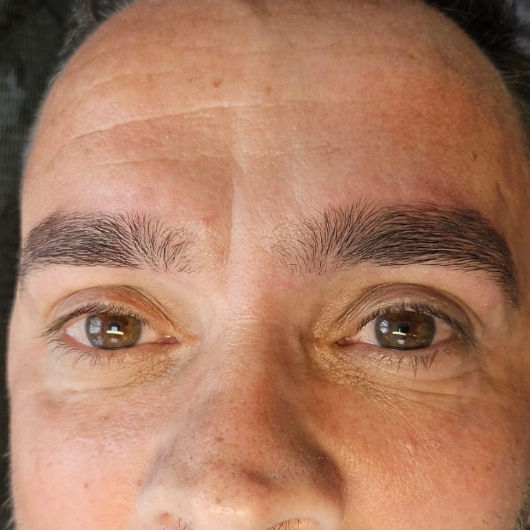 Restructuration des sourcils à Gradignan – Ligne naturelle adaptée au visage